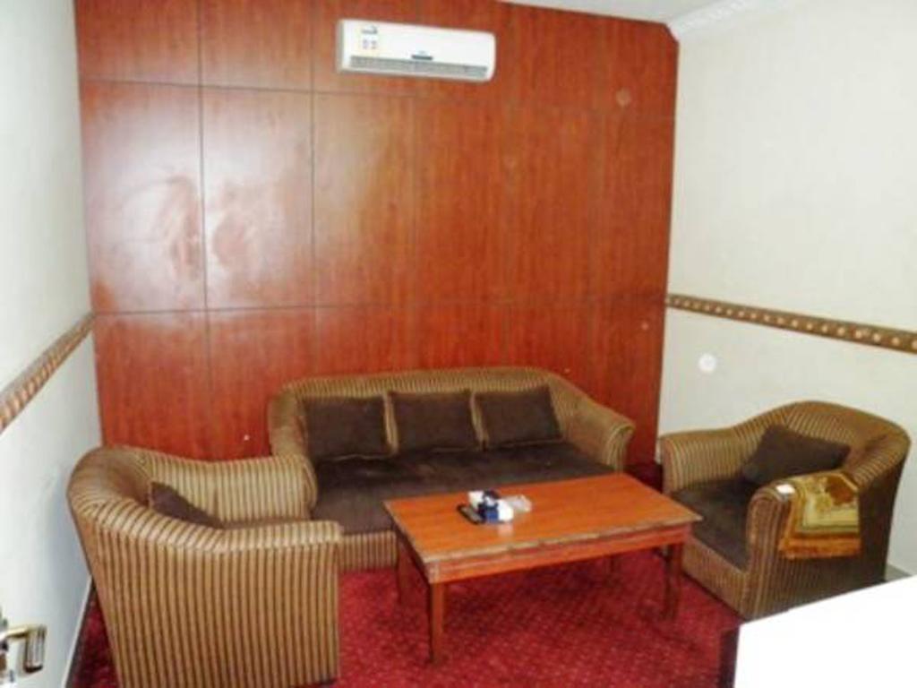 Al Farhan Hotel Suites - Al Salam Riyadh Exterior photo